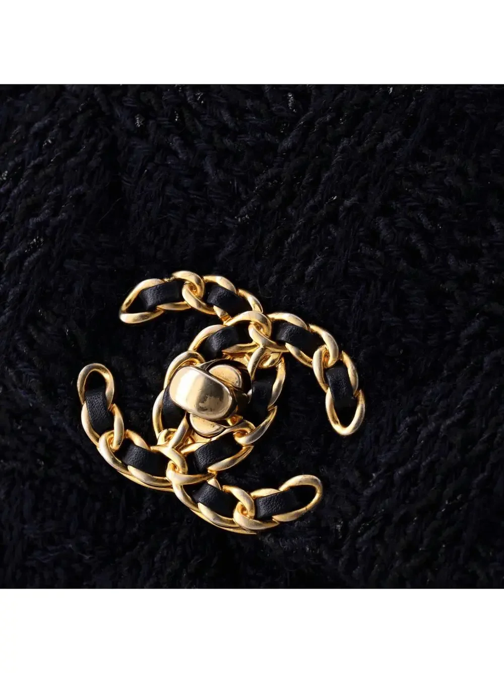 CHANEL elevate your